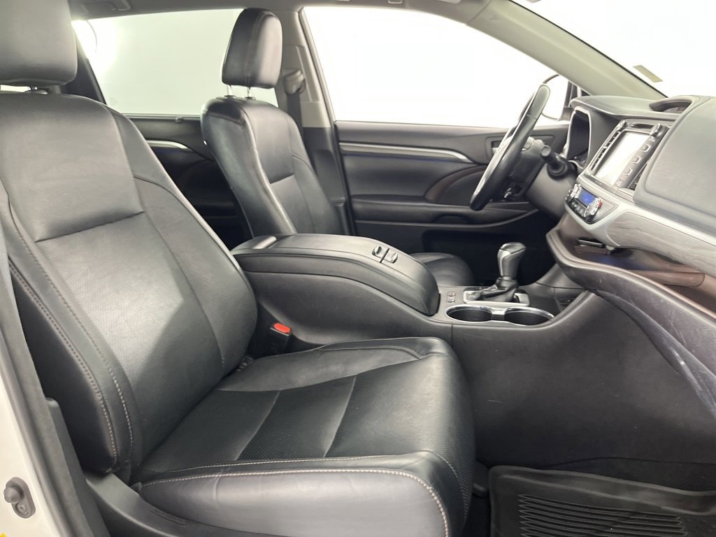 Used 2018 Toyota Highlander Limited image 32