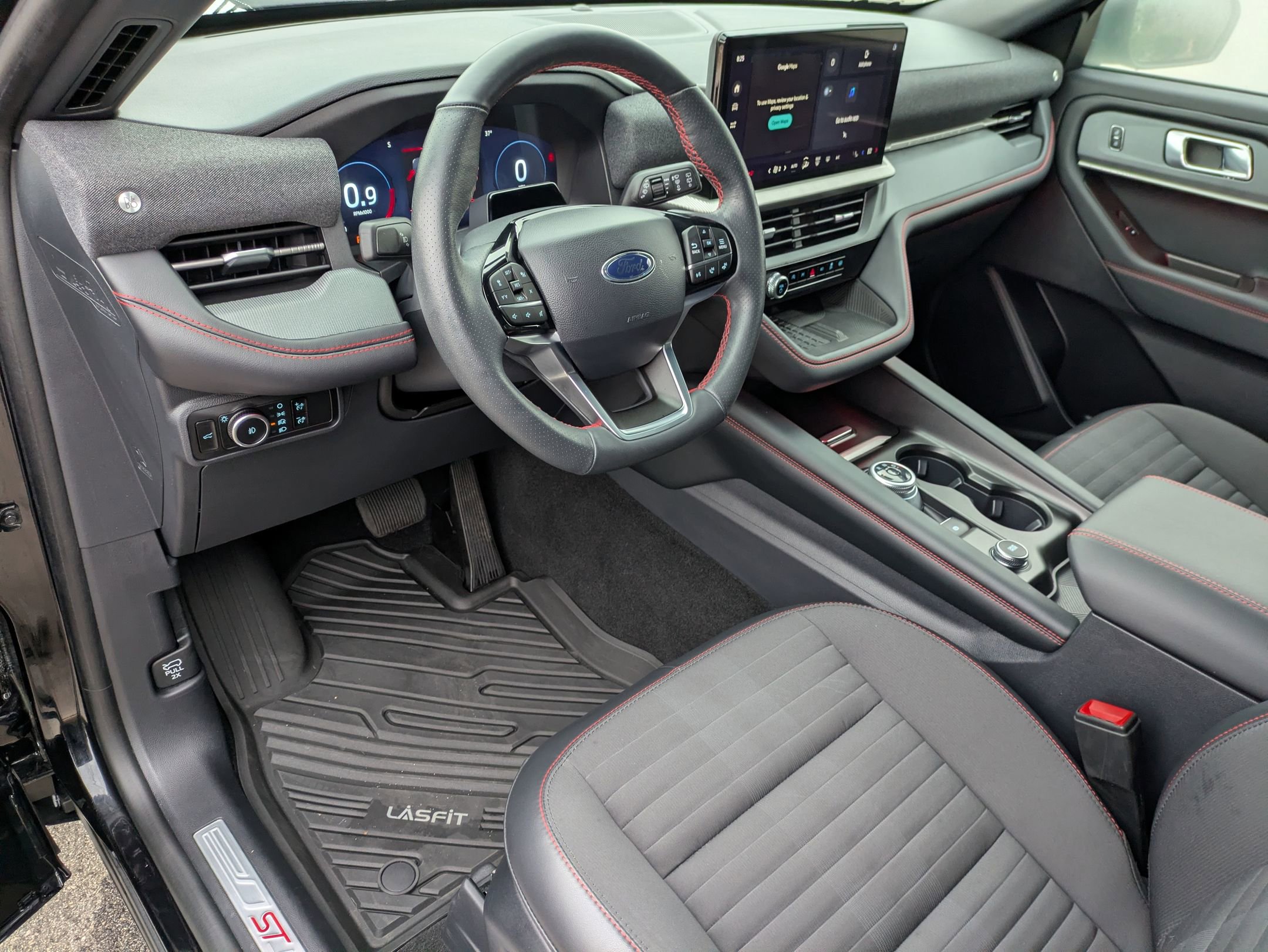 Certified 2025 Ford Explorer ST-Line w/ Premium Package image 14