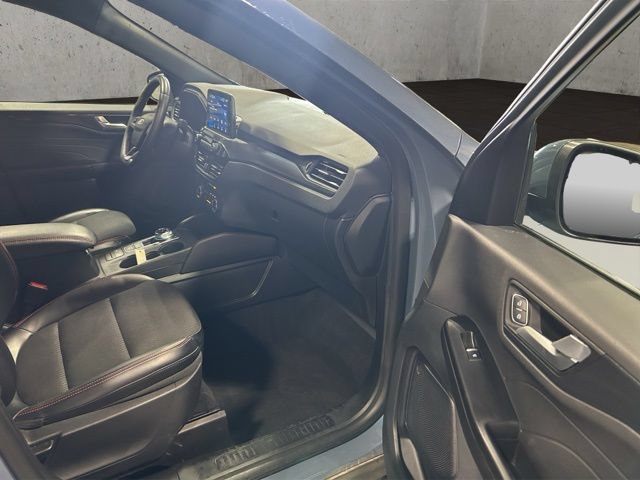 Certified 2025 Ford Escape ST-Line Select AWD/4WD image 34