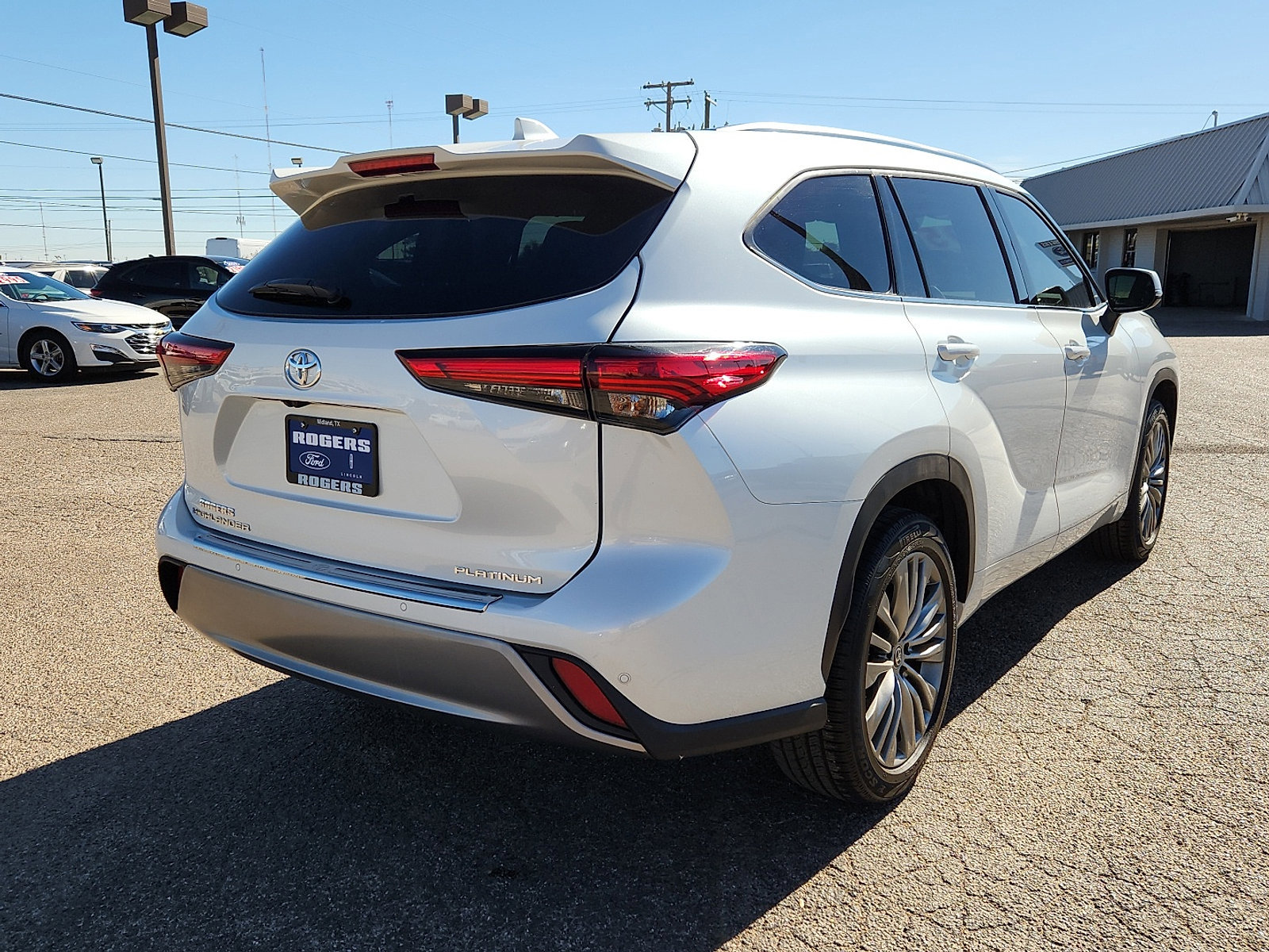 Used 2022 Toyota Highlander Platinum image 5