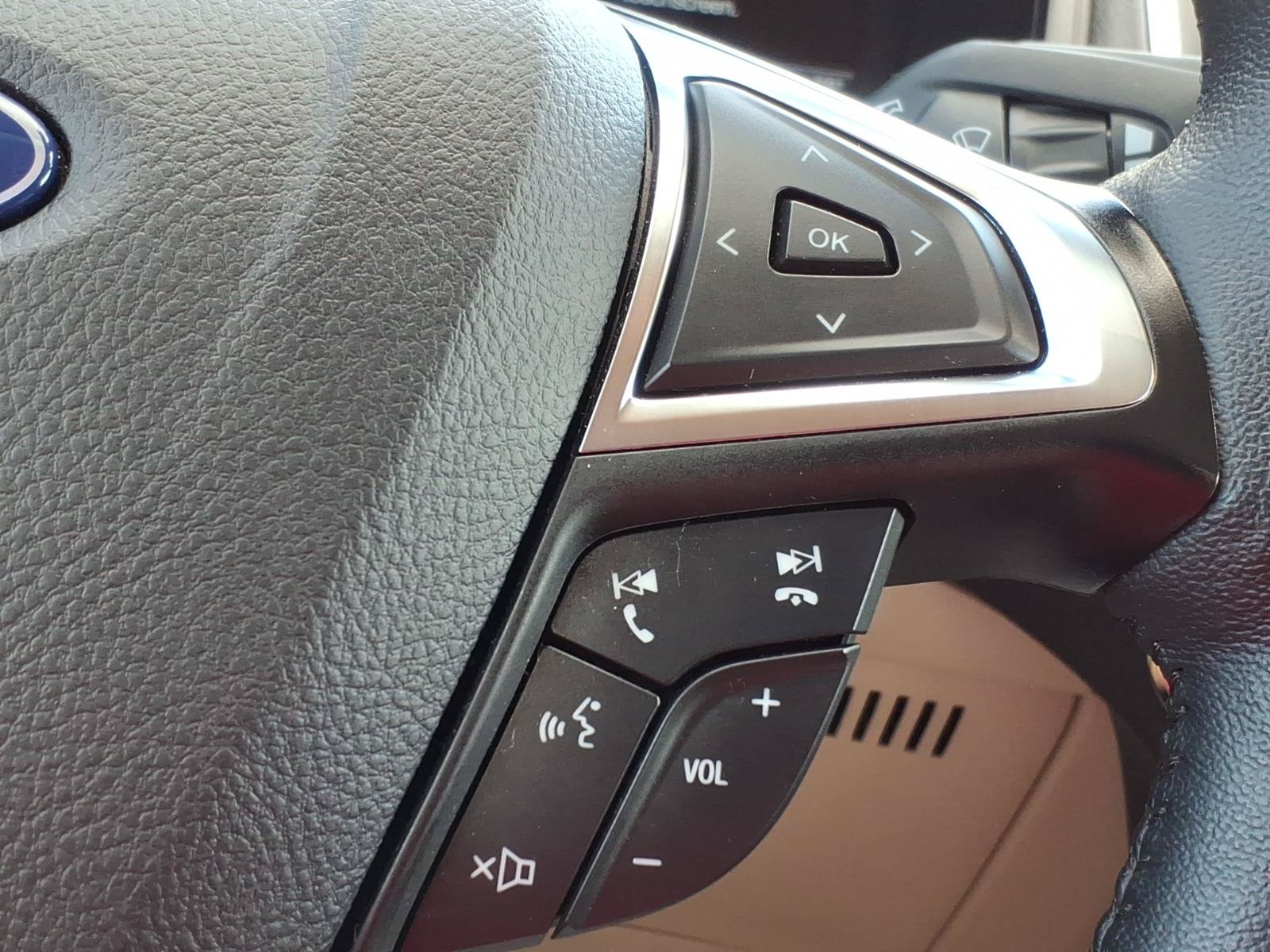 Certified 2024 Ford Edge Titanium AWD/4WD image 25