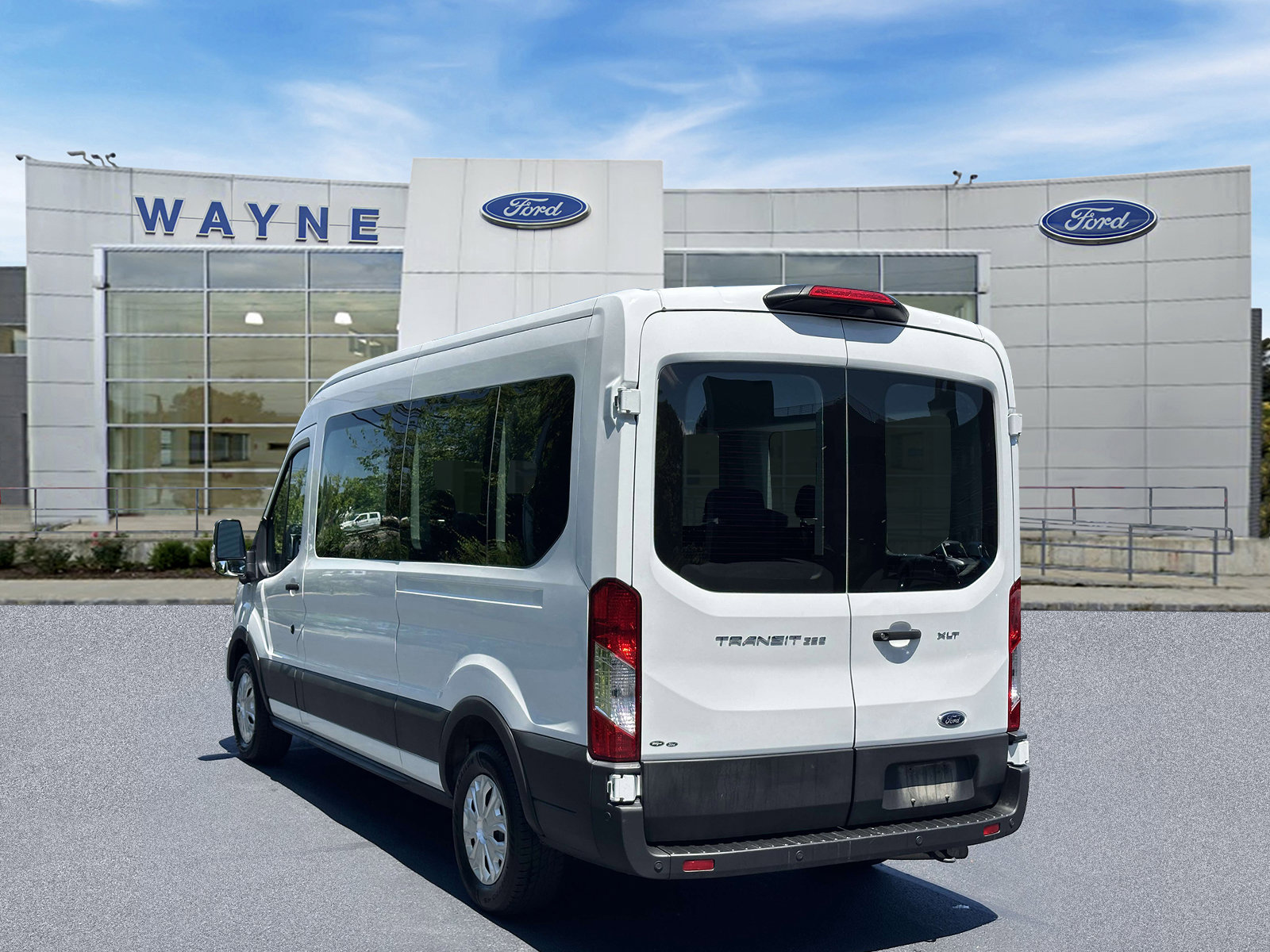 Certified 2023 Ford Transit 350 XLT RWD image 4