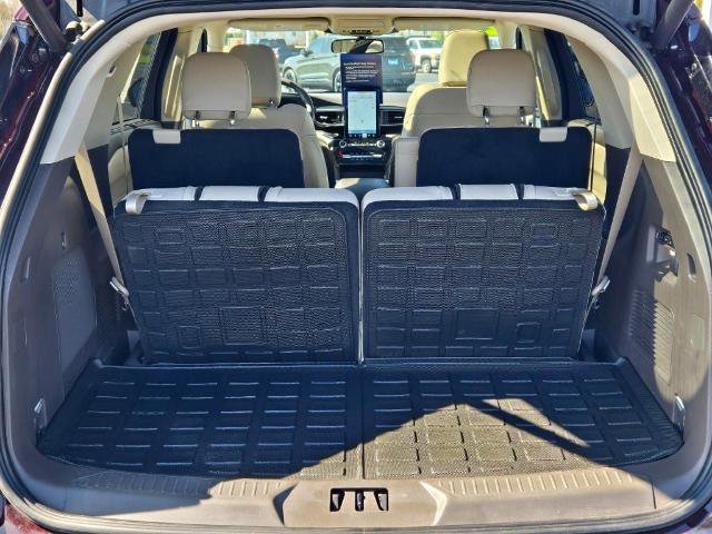 Certified 2023 Ford Explorer Platinum w/ Technology Package image 18