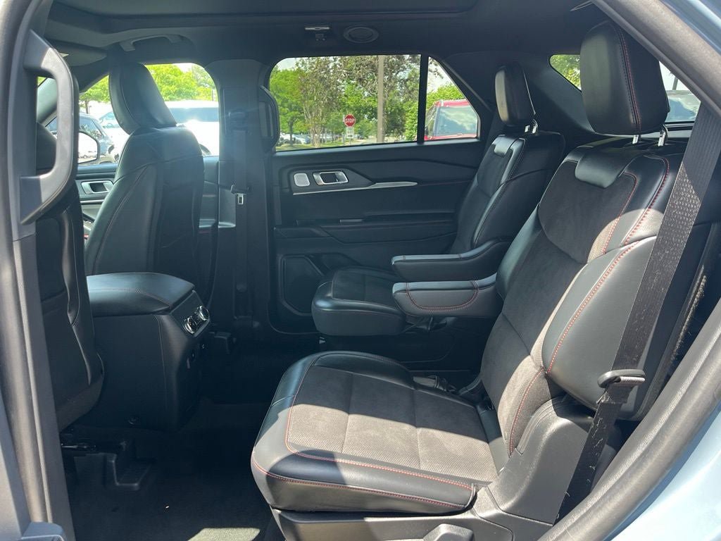Certified 2025 Ford Explorer ST w/ Sun And Sound Package AWD/4WD image 13
