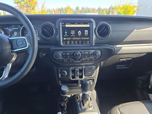 Used 2023 Jeep Wrangler Unlimited Sahara AWD/4WD image 24