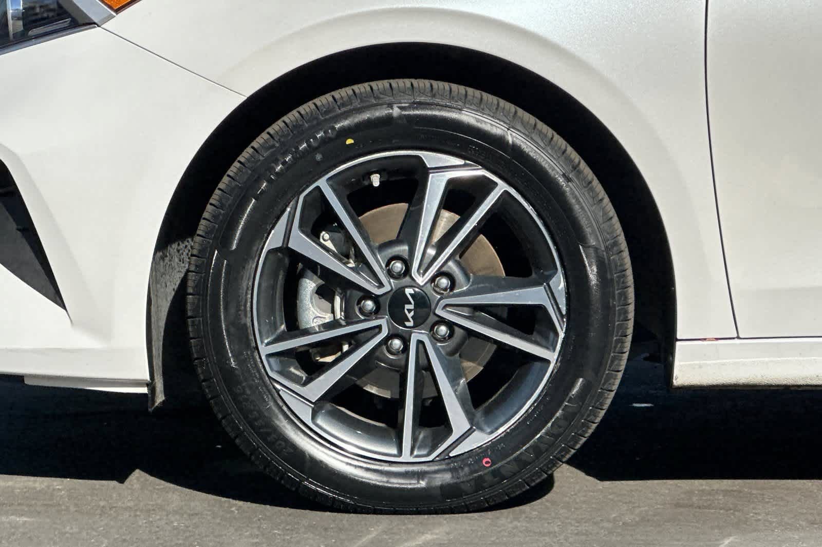 Used 2023 Kia Forte LXS FWD image 25
