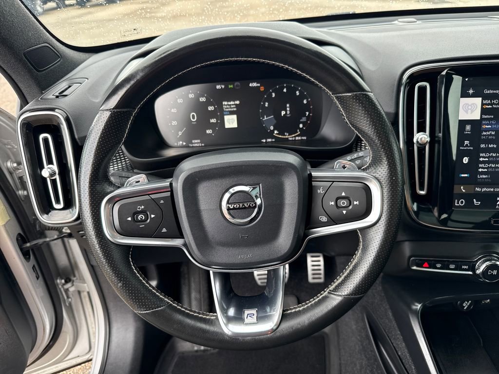 Used 2019 Volvo XC40 T5 R-Design image 13