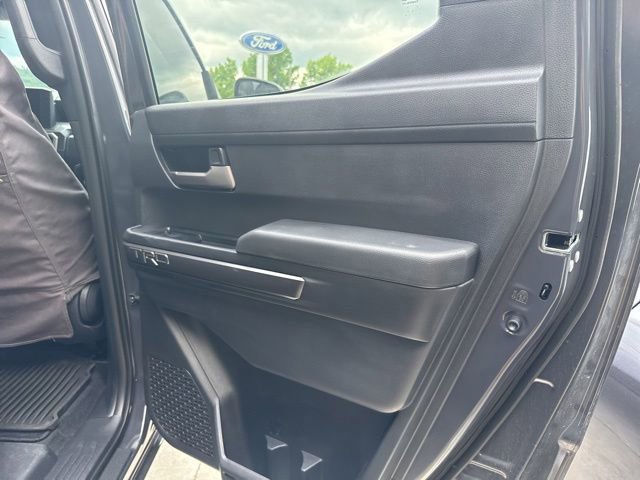 Used 2025 Toyota Tacoma SR5 AWD/4WD image 39