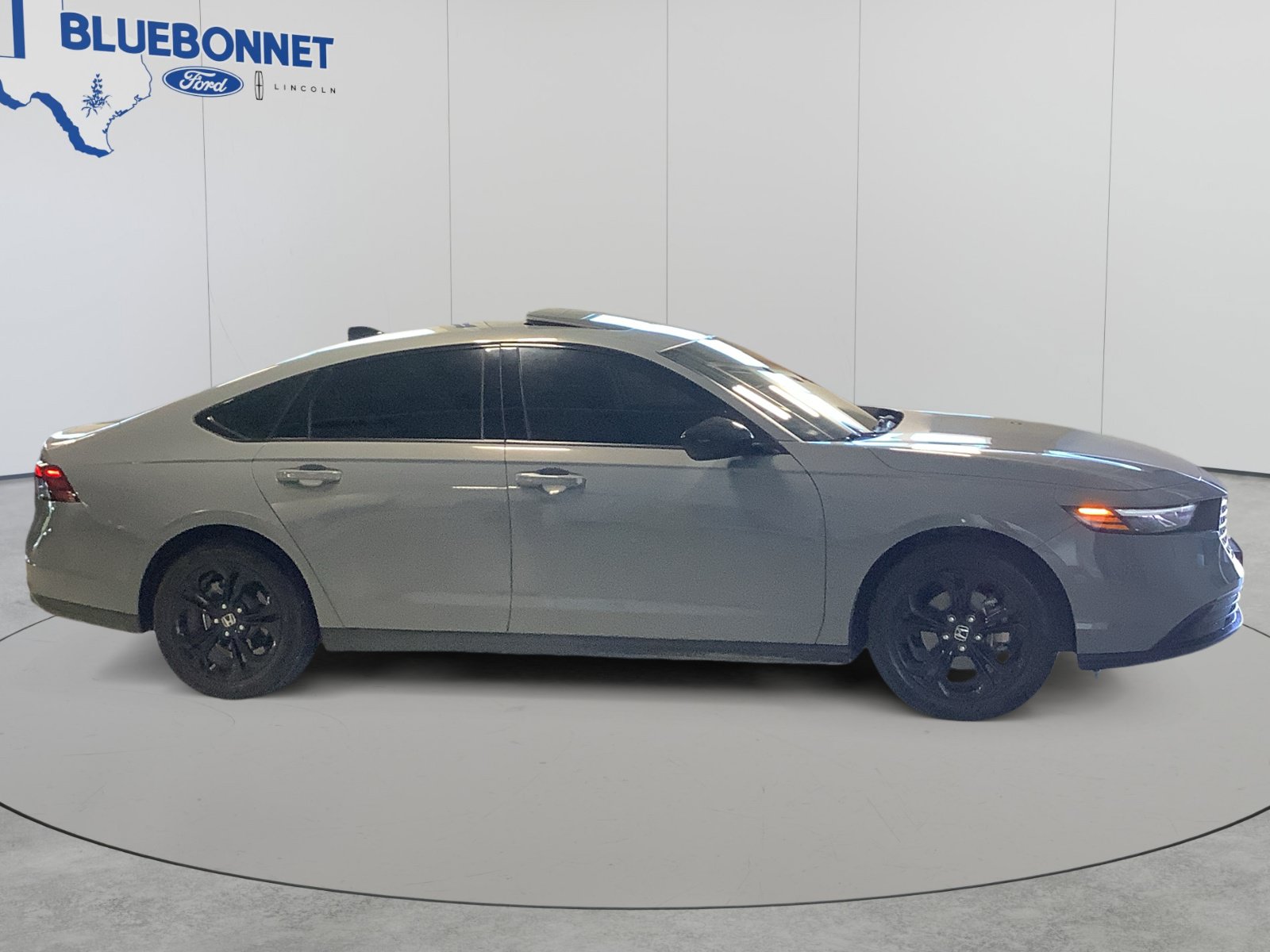 Used 2025 Honda Accord SE image 4