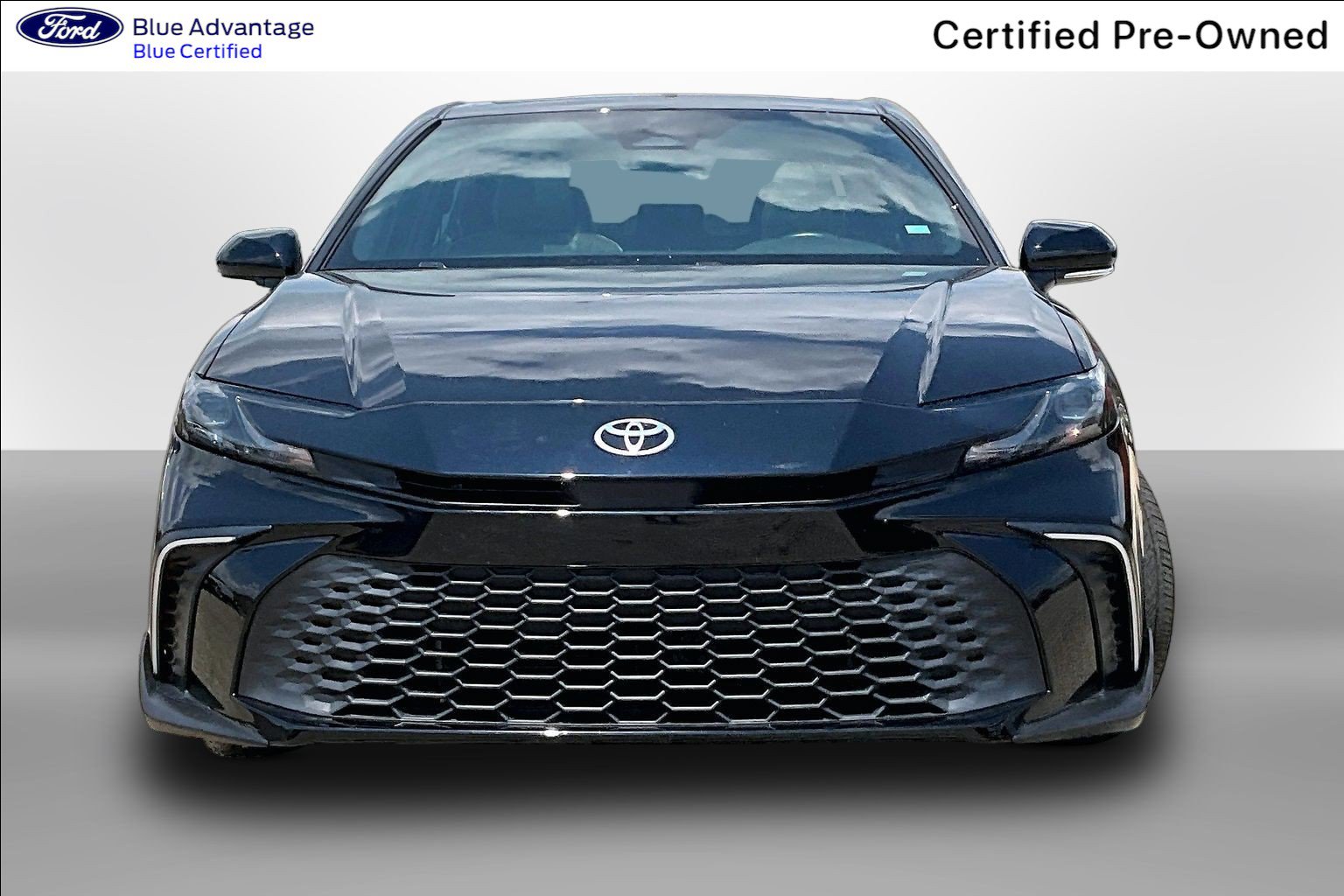 Used 2025 Toyota Camry SE w/ Convenience Package FWD image 3