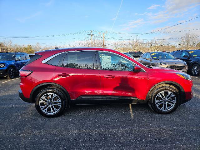 Certified 2022 Ford Escape SEL w/ Class II Trailer Tow Package image 2