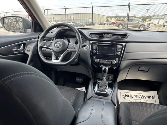 Used 2019 Nissan Rogue SV w/ Premium Package image 9