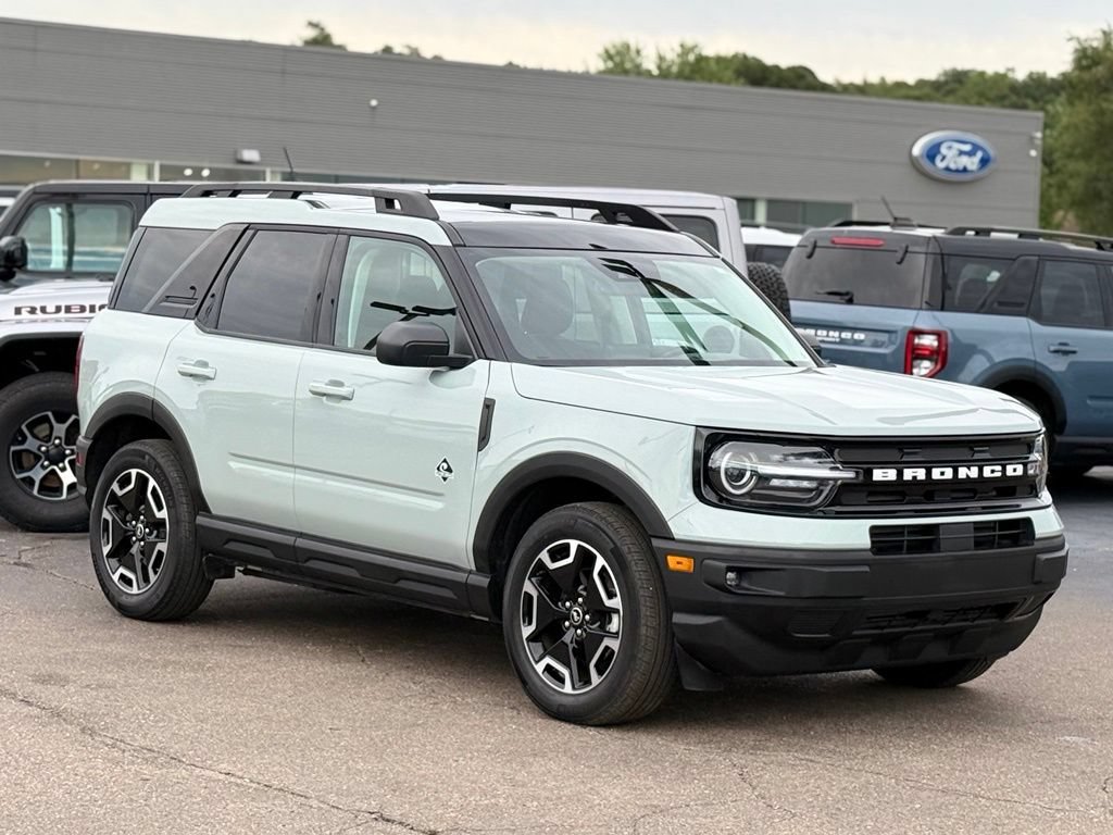 Certified 2023 Ford Bronco Sport Outer Banks w/ Tech Package AWD/4WD image 28