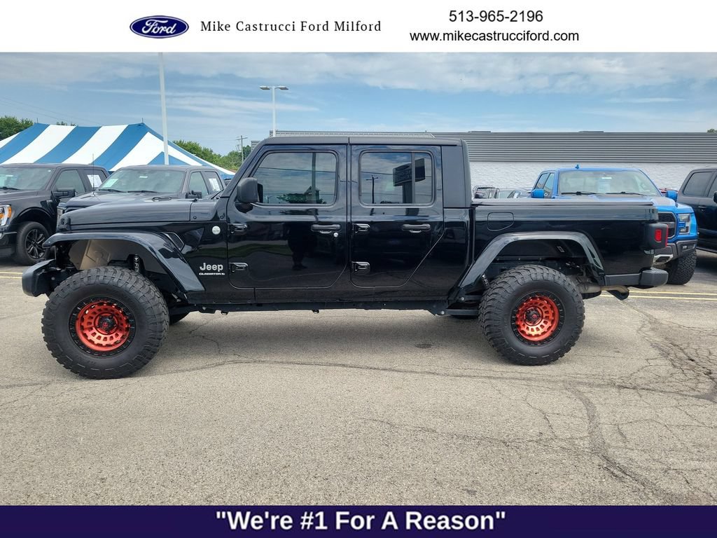 Used 2023 Jeep Gladiator Overland w/ Cold Weather Group AWD/4WD image 2
