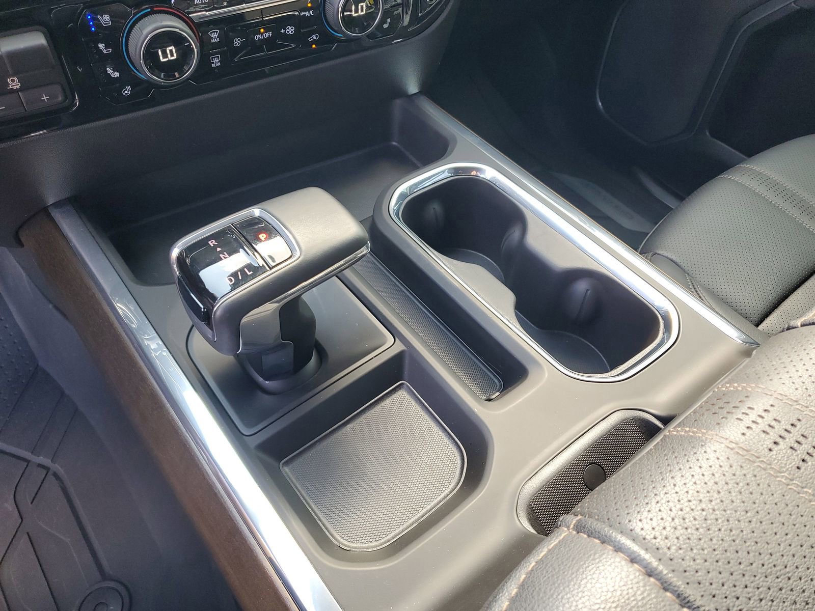 Used 2025 Chevrolet Silverado 1500 High Country image 28