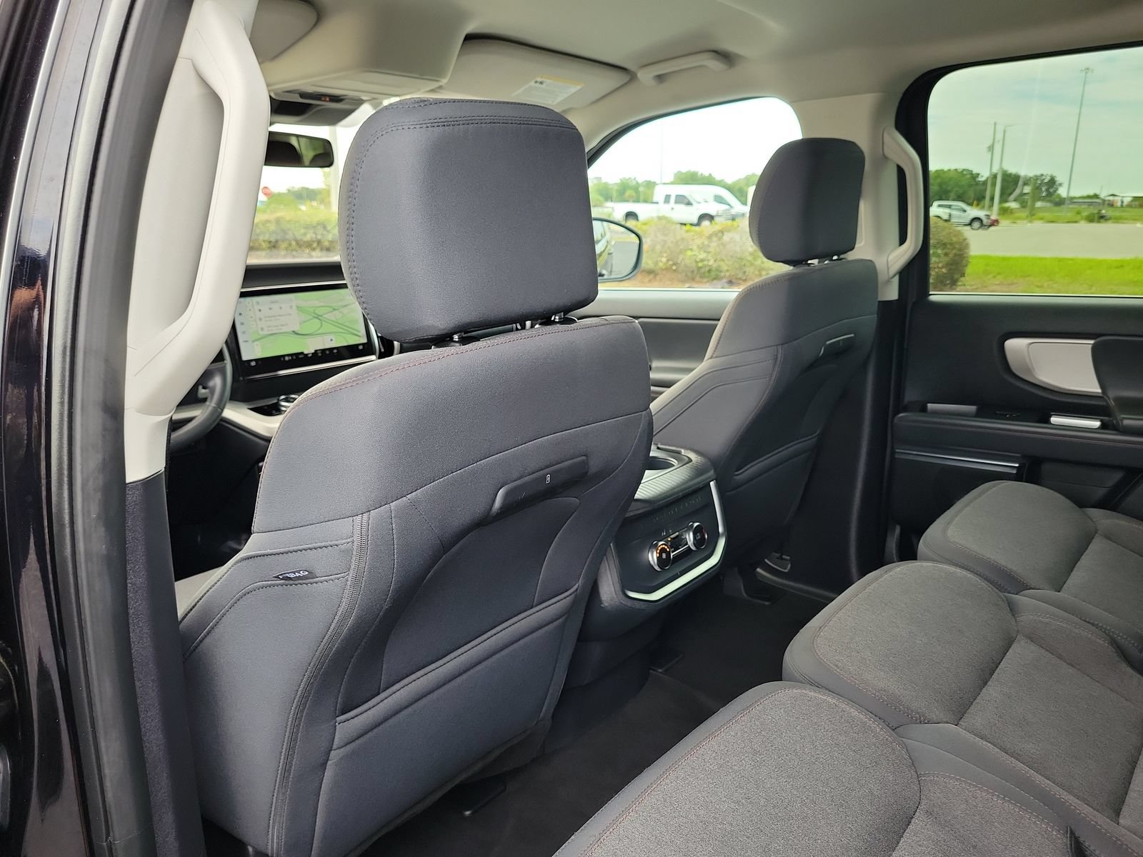 Certified 2025 Ford Expedition Active AWD/4WD image 11