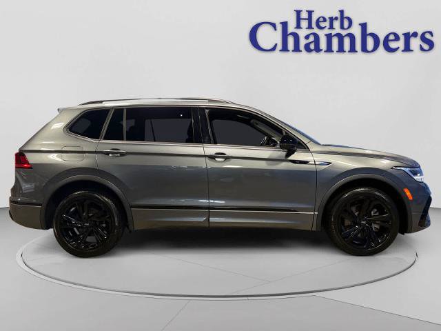 Used 2023 Volkswagen Tiguan SE R-Line AWD/4WD image 11