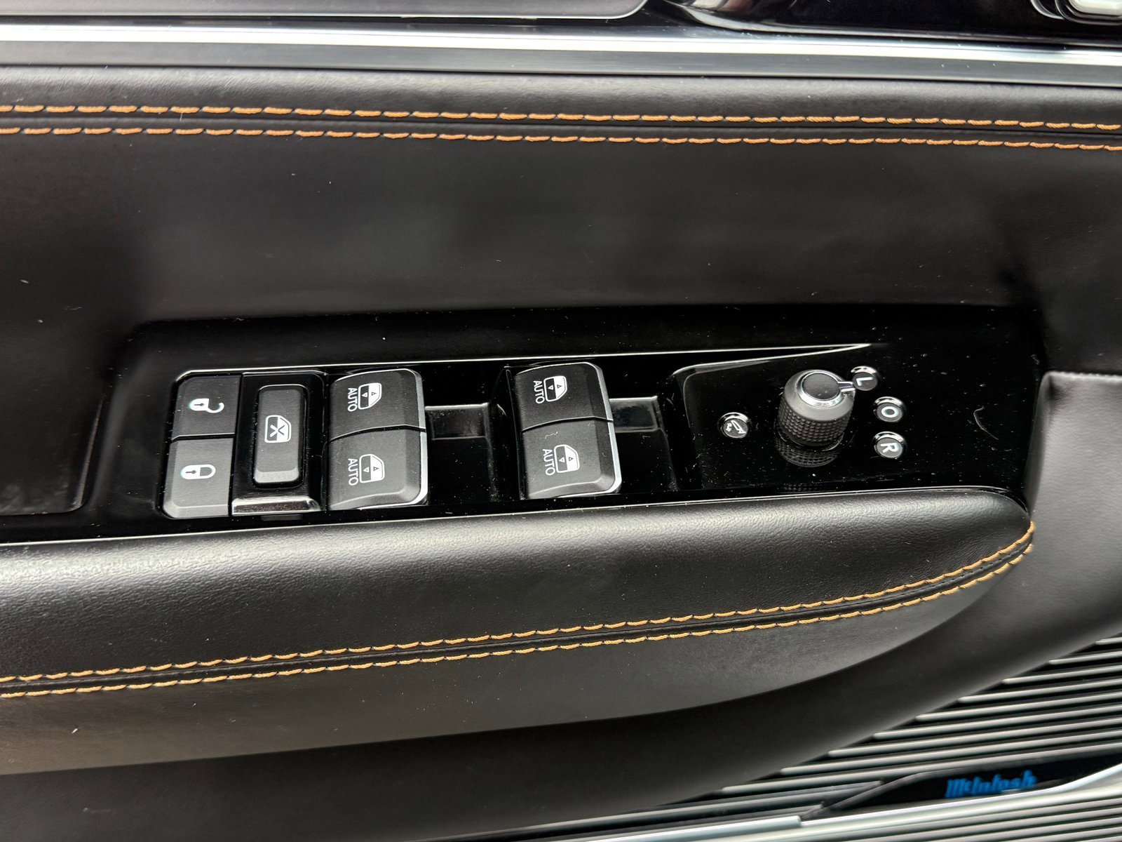 Used 2023 Jeep Grand Wagoneer Series III image 18