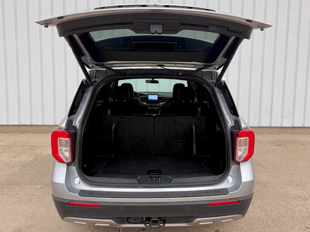 Certified 2020 Ford Explorer XLT w/ Equipment Group 202A AWD/4WD image 17