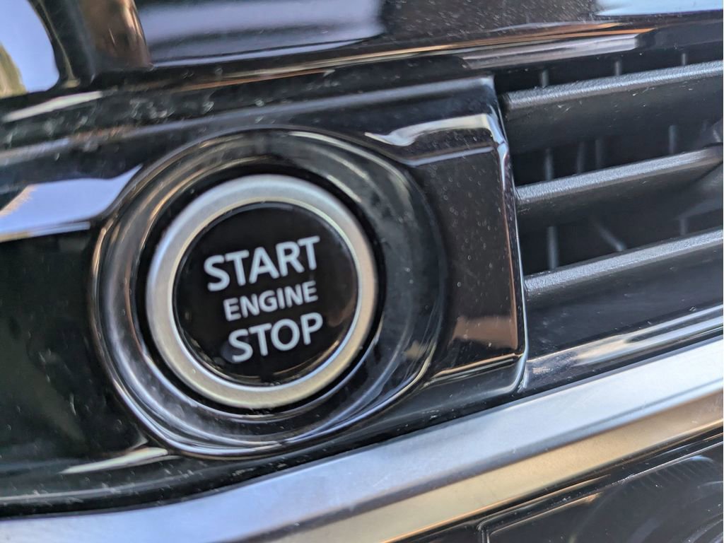 Used 2023 Nissan Pathfinder Platinum image 17