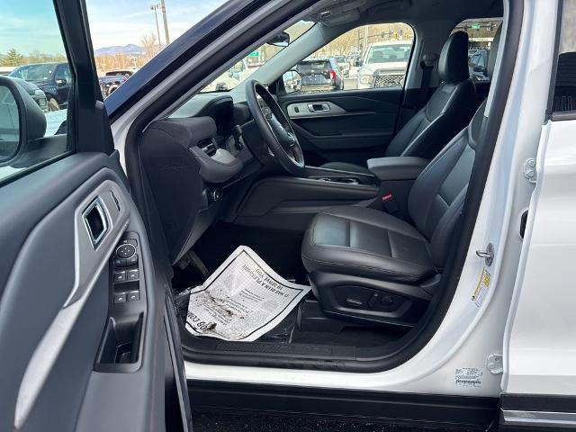 Certified 2025 Ford Explorer Active w/ Active Comfort Package AWD/4WD image 9