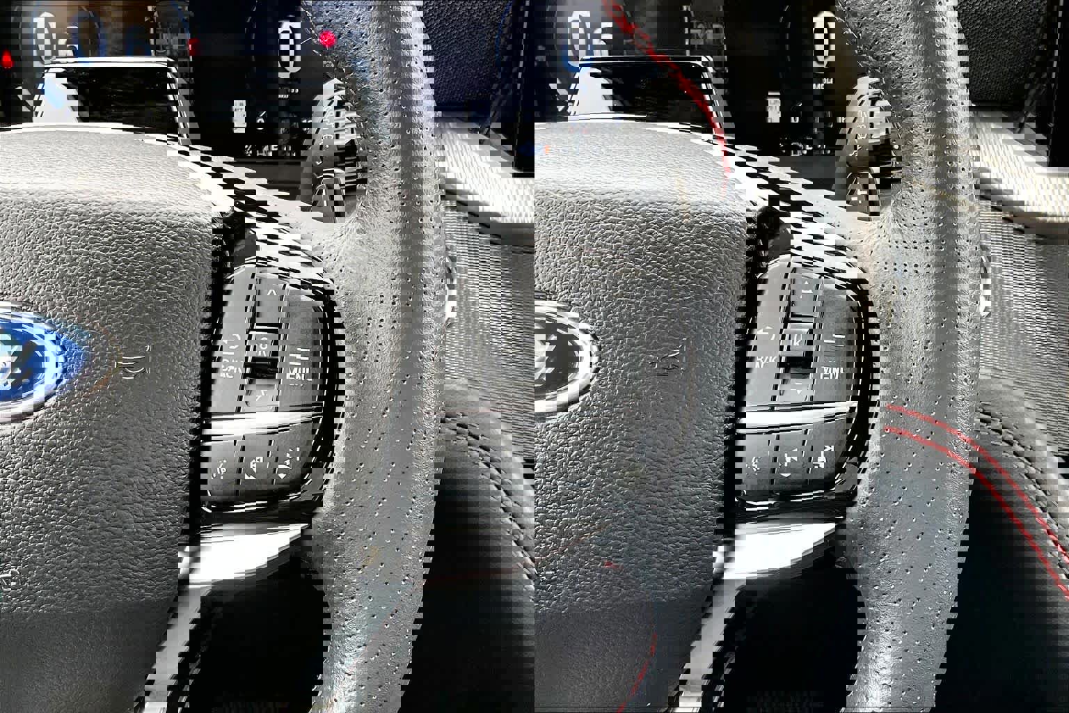 Certified 2025 Ford Explorer ST image 29