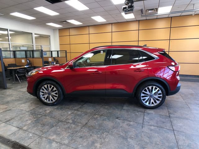 Certified 2022 Ford Escape Titanium AWD/4WD image 4