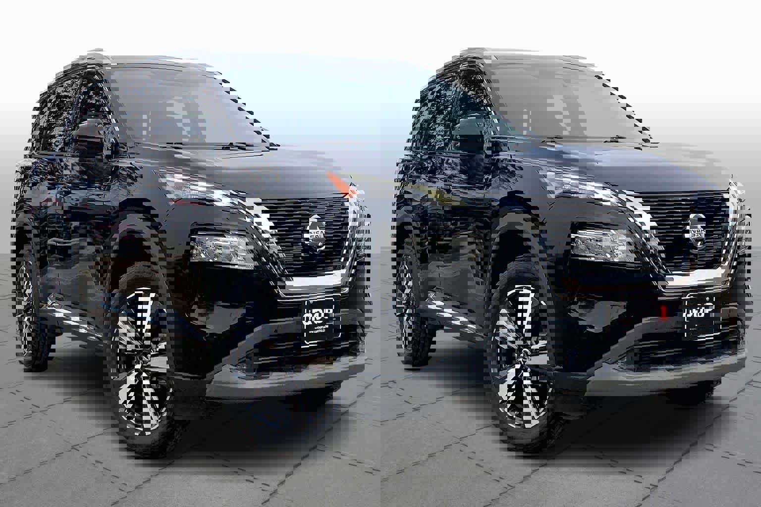 Used 2021 Nissan Rogue SL w/ Premium Package image 2