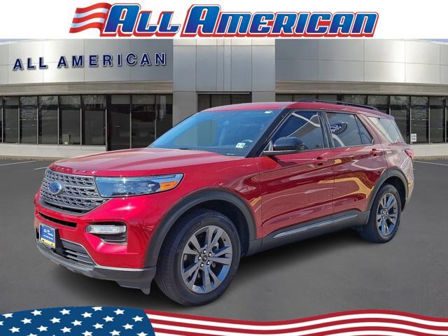 Certified 2023 Ford Explorer XLT w/ Equipment Group 202A AWD/4WD image 1