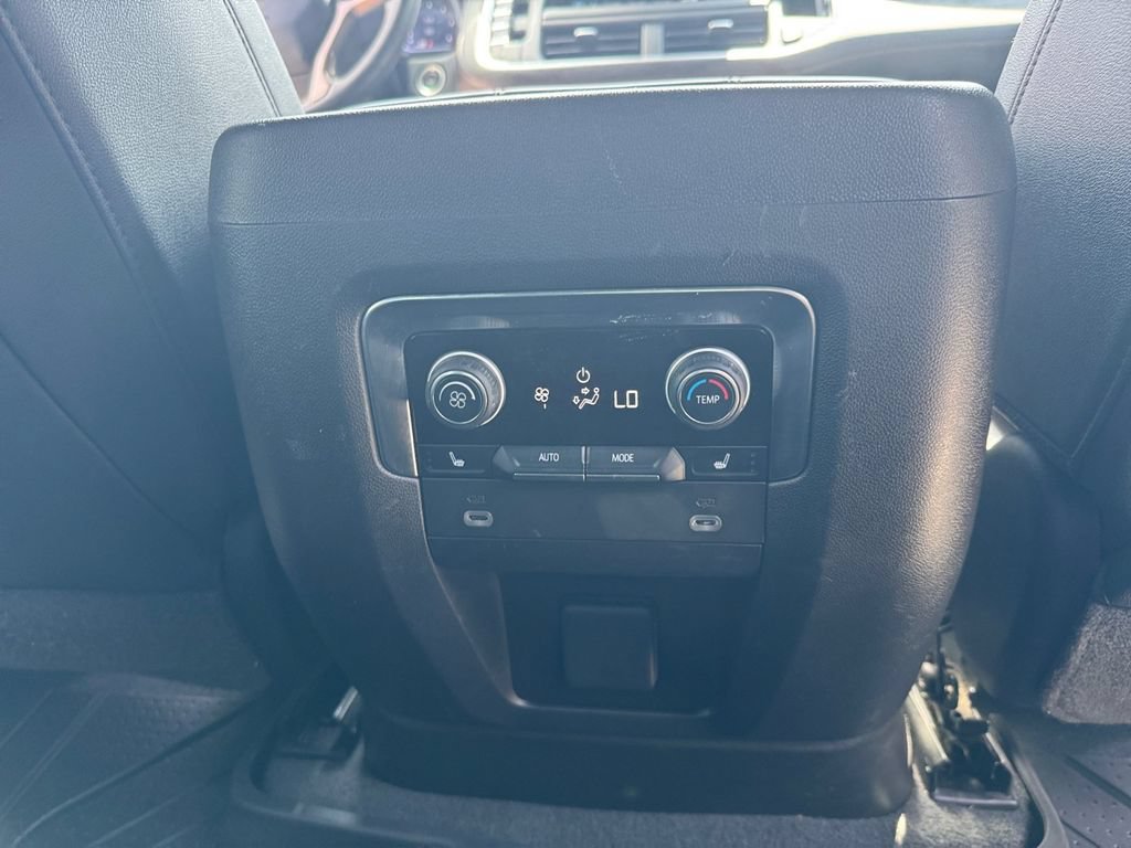 Used 2023 Chevrolet Tahoe High Country AWD/4WD image 29
