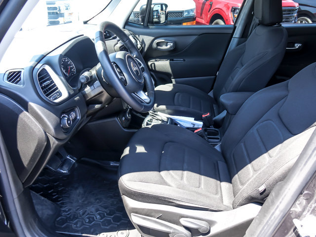 Used 2020 Jeep Renegade Latitude w/ Cold Weather Group AWD/4WD image 9