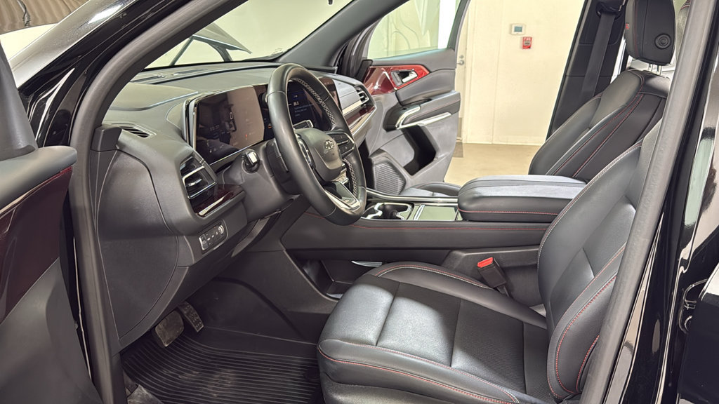 Used 2025 Chevrolet Traverse Z71 w/ Driver Confidence Package AWD/4WD image 15