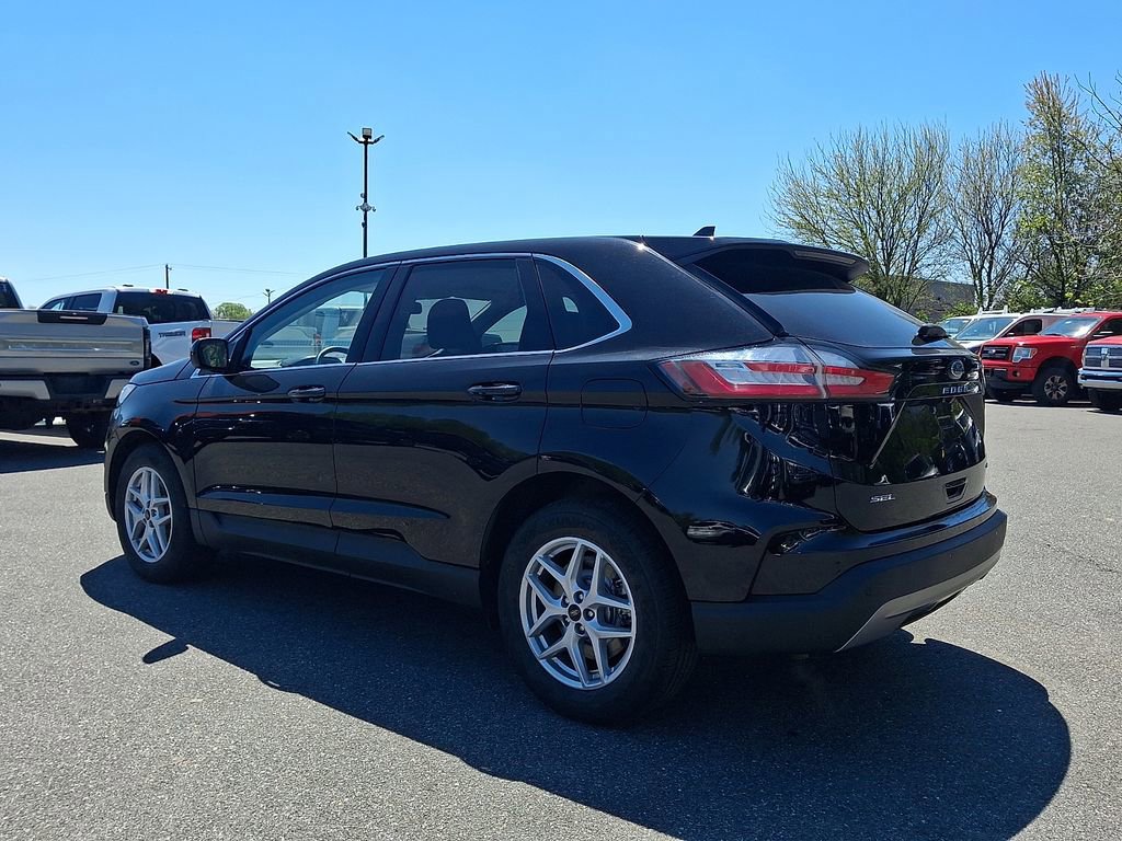 Certified 2024 Ford Edge SEL AWD/4WD image 4
