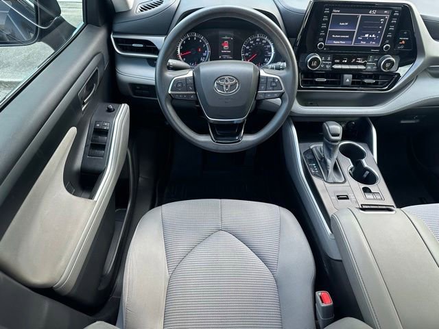 Used 2020 Toyota Highlander L FWD image 10