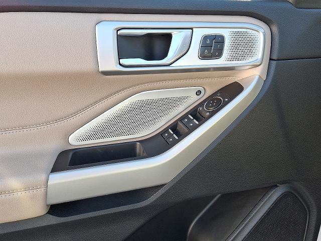 Certified 2022 Ford Explorer Limited w/ Limited Technology Package image 13