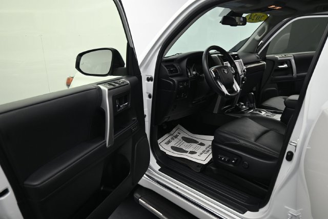Used 2024 Toyota 4Runner Limited AWD/4WD image 25