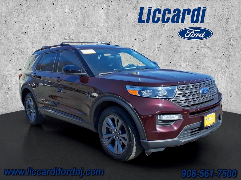 Certified 2023 Ford Explorer XLT w/ Equipment Group 202A AWD/4WD image 1