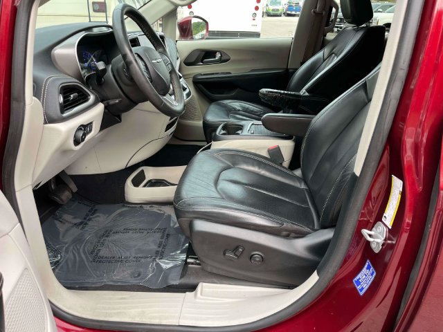 Used 2022 Chrysler Pacifica Touring-L FWD image 29