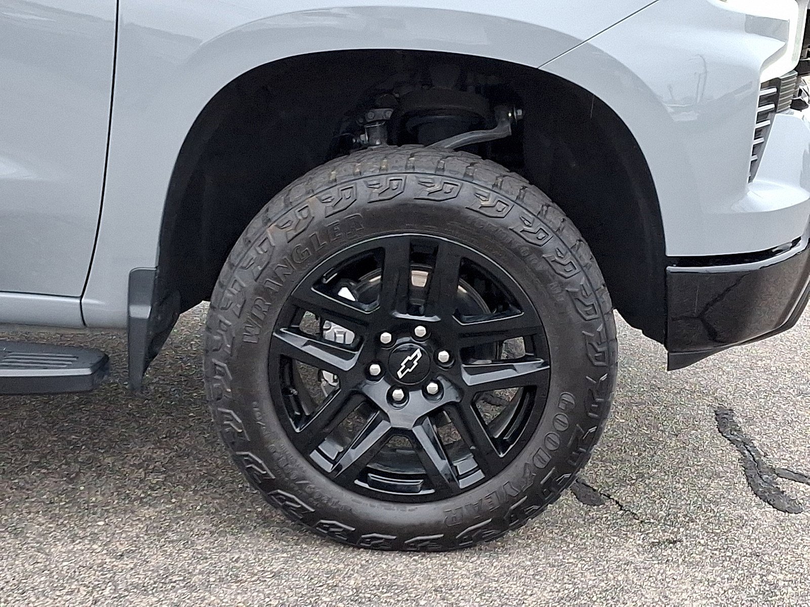 Used 2024 Chevrolet Silverado 1500 LT Trail Boss w/ Dark Appearance Package image 8