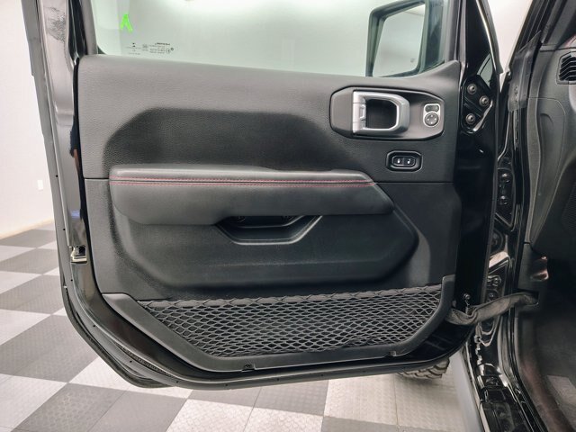 Used 2022 Jeep Wrangler Unlimited Rubicon w/ LED Lighting Group AWD/4WD image 19