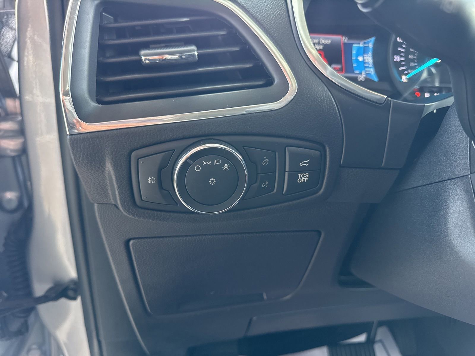 Certified 2021 Ford Edge Titanium w/ Equipment Group 301A AWD/4WD image 24