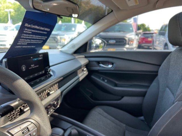 Used 2025 Honda Accord SE image 18