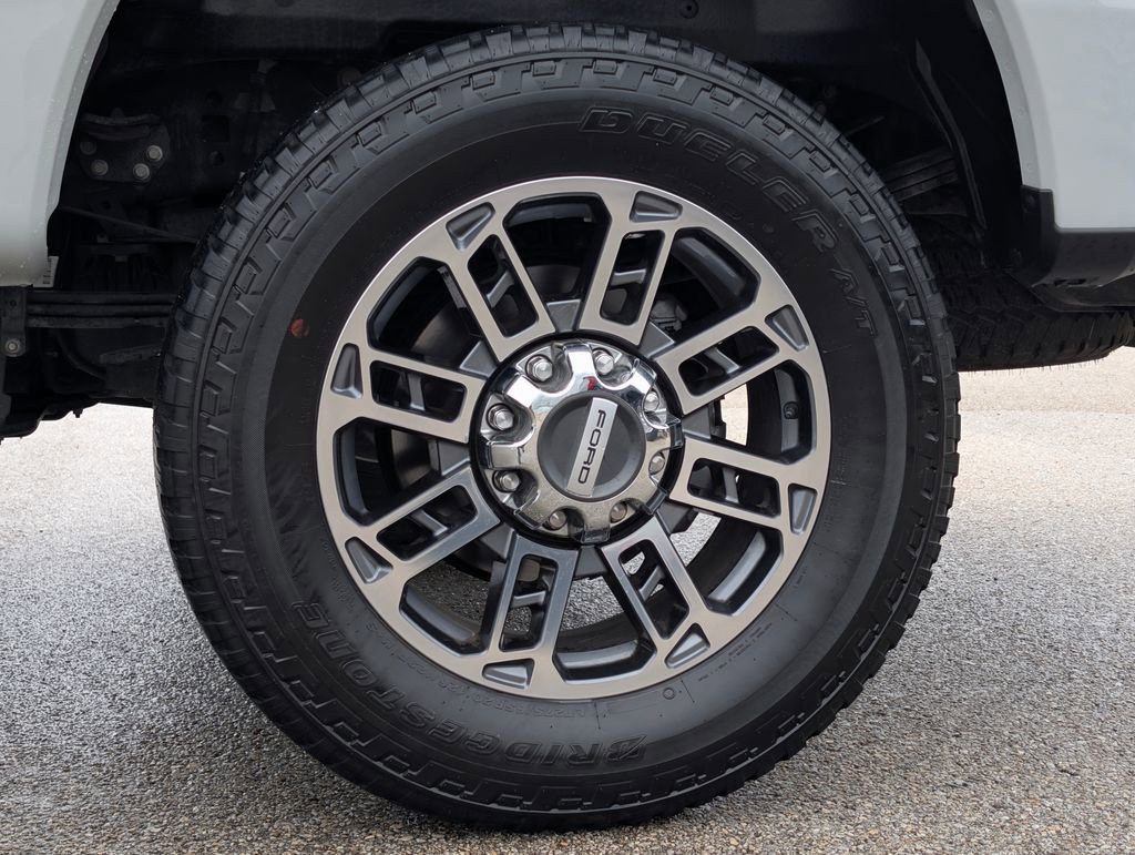 Certified 2025 Ford F350 Platinum w/ Platinum Plus Package AWD/4WD image 25
