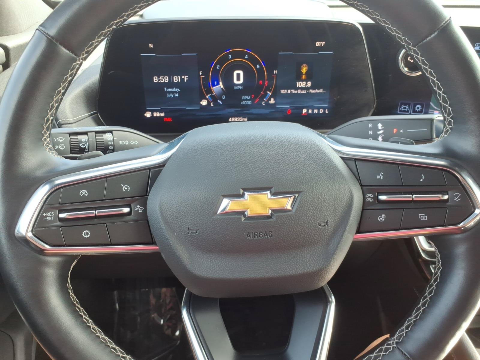 Used 2025 Chevrolet Traverse LT FWD image 18