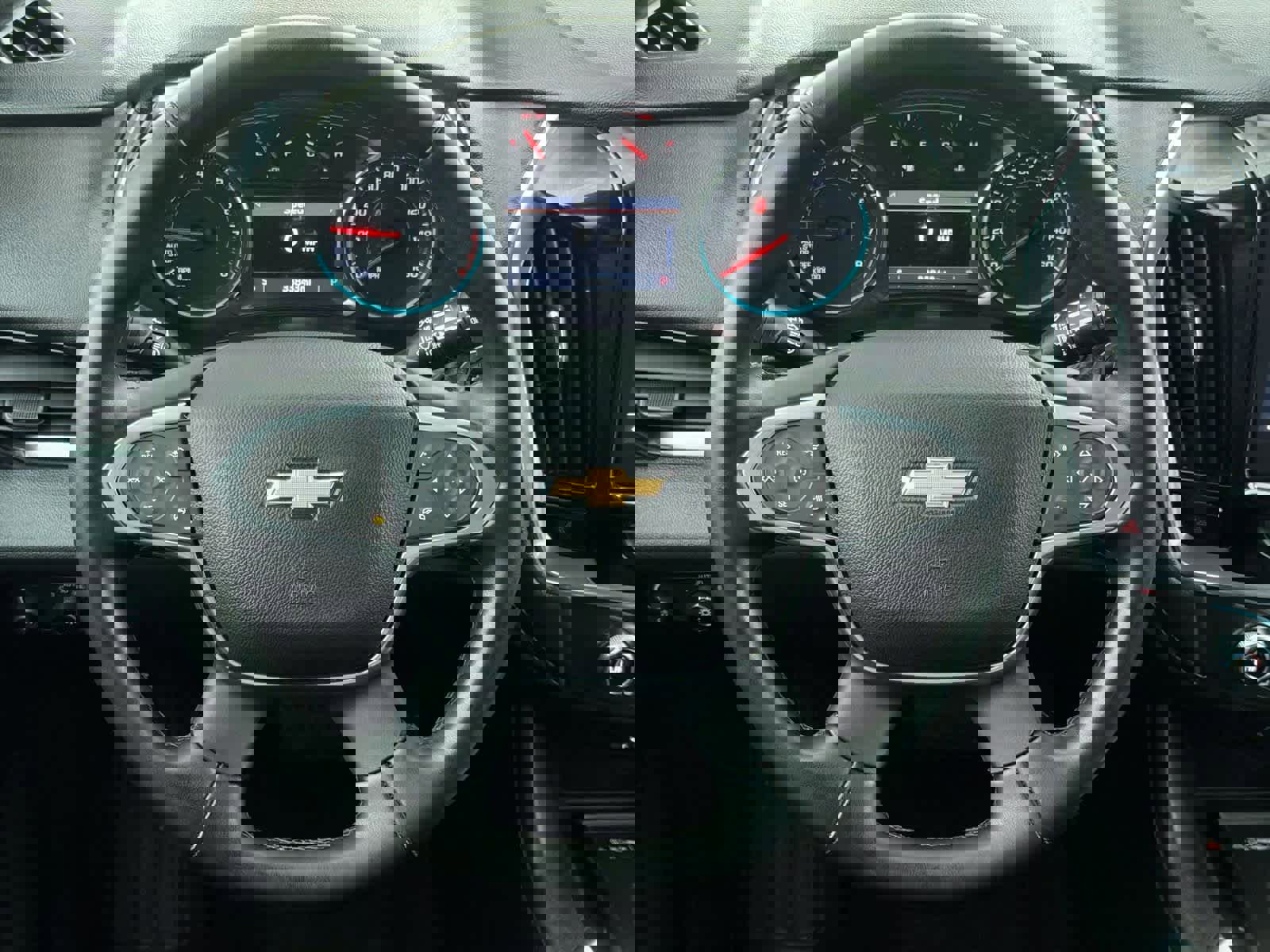 Used 2023 Chevrolet Traverse LT image 23