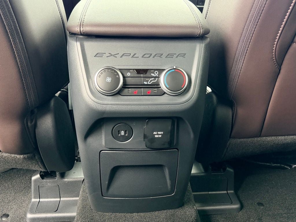 Certified 2025 Ford Explorer Platinum RWD image 17