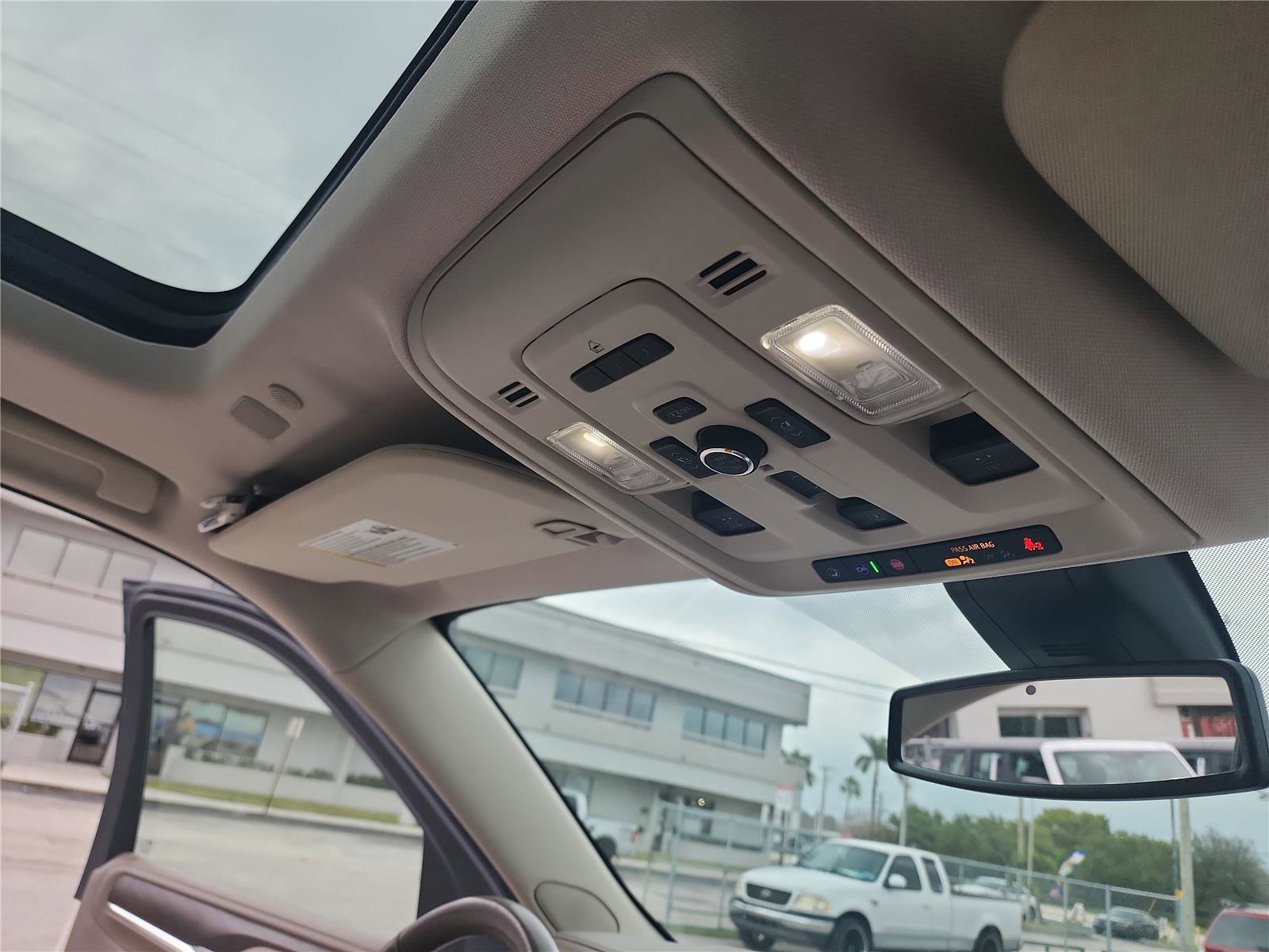 Used 2022 GMC Yukon XL Denali image 32