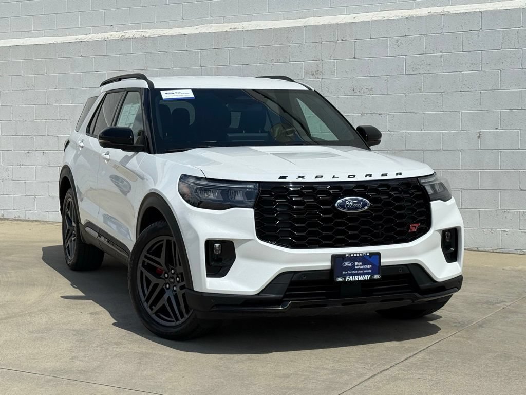 Certified 2025 Ford Explorer ST AWD/4WD image 3
