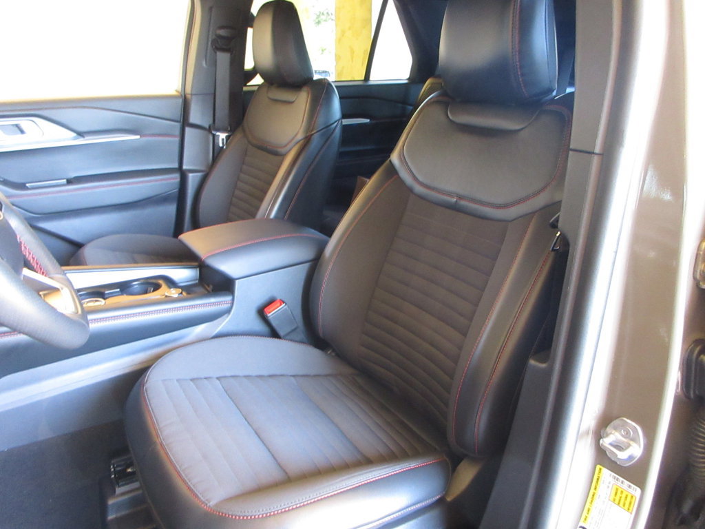 Certified 2026 Ford Explorer ST-Line w/ ST-Line Street Pack RWD image 12