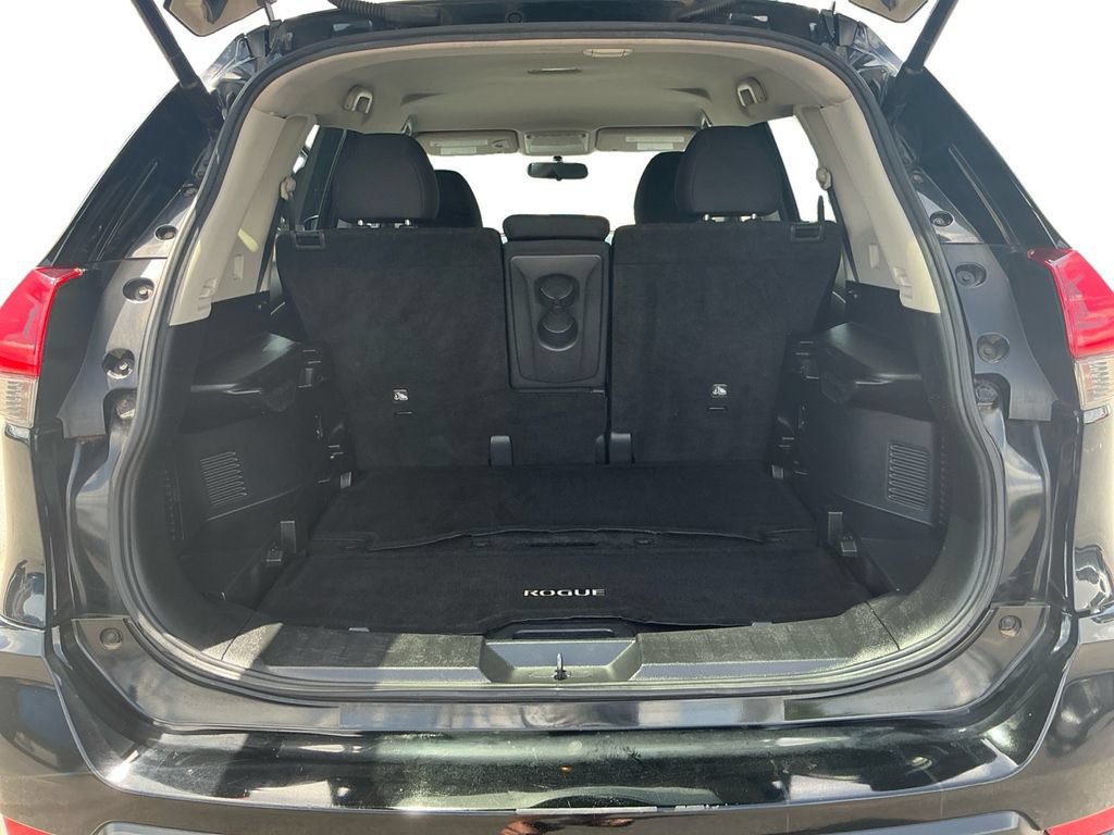 Used 2018 Nissan Rogue SV FWD image 24